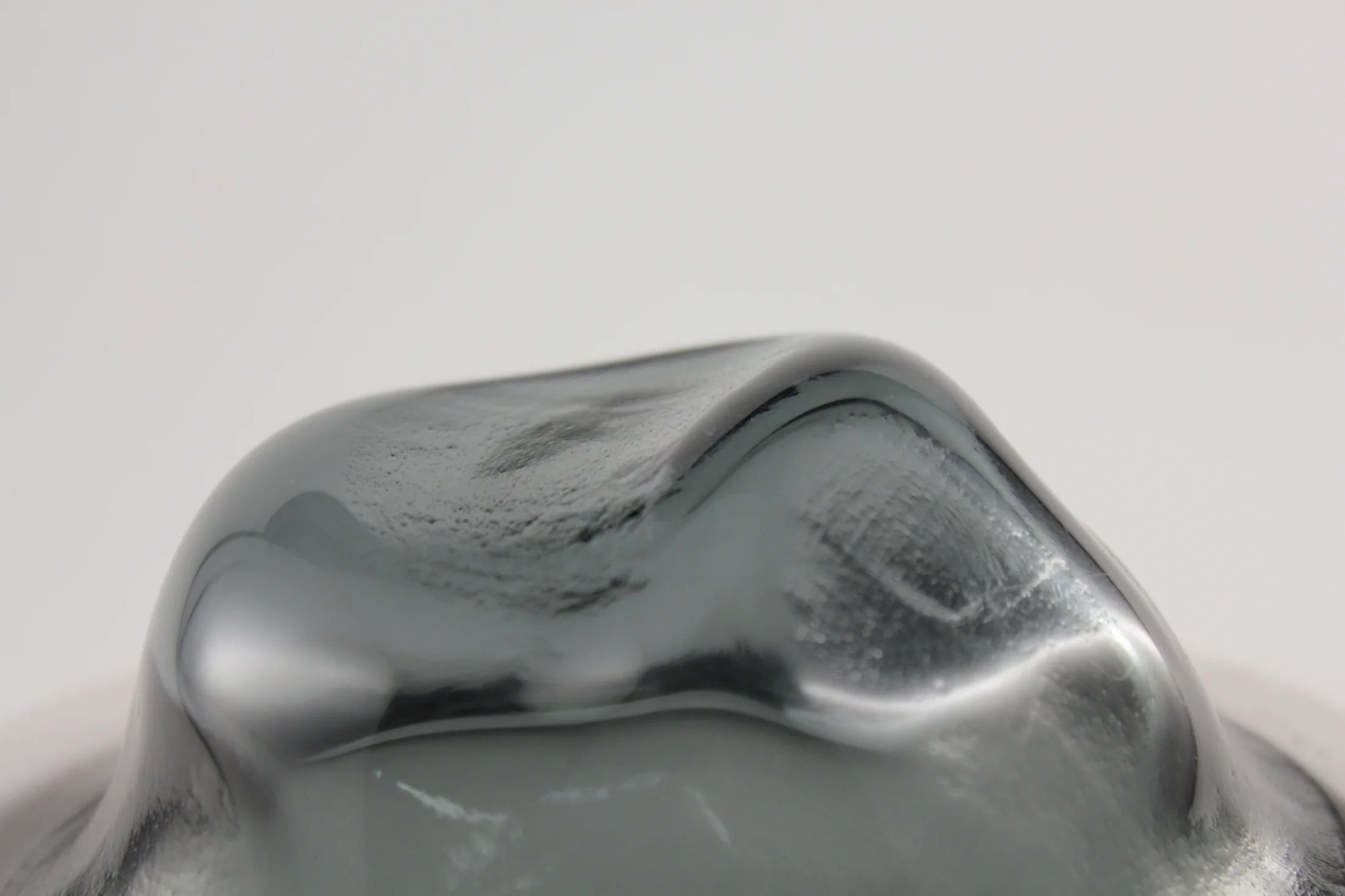 Détail du relief de ma cloche en verre